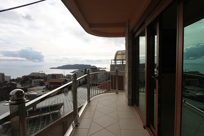 Apartments with a seaview in Becici